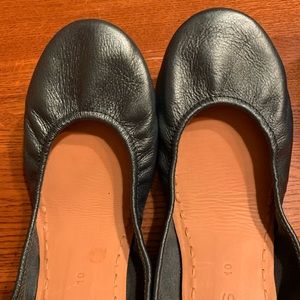 Limited Edition Black Friday Release Tahitian Peal Tieks